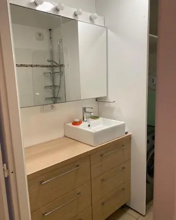 Apartment Joli Cocon Colombes *