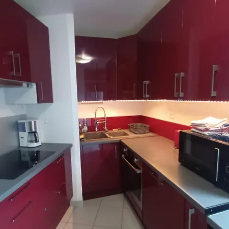 Apartment Joli Cocon Colombes